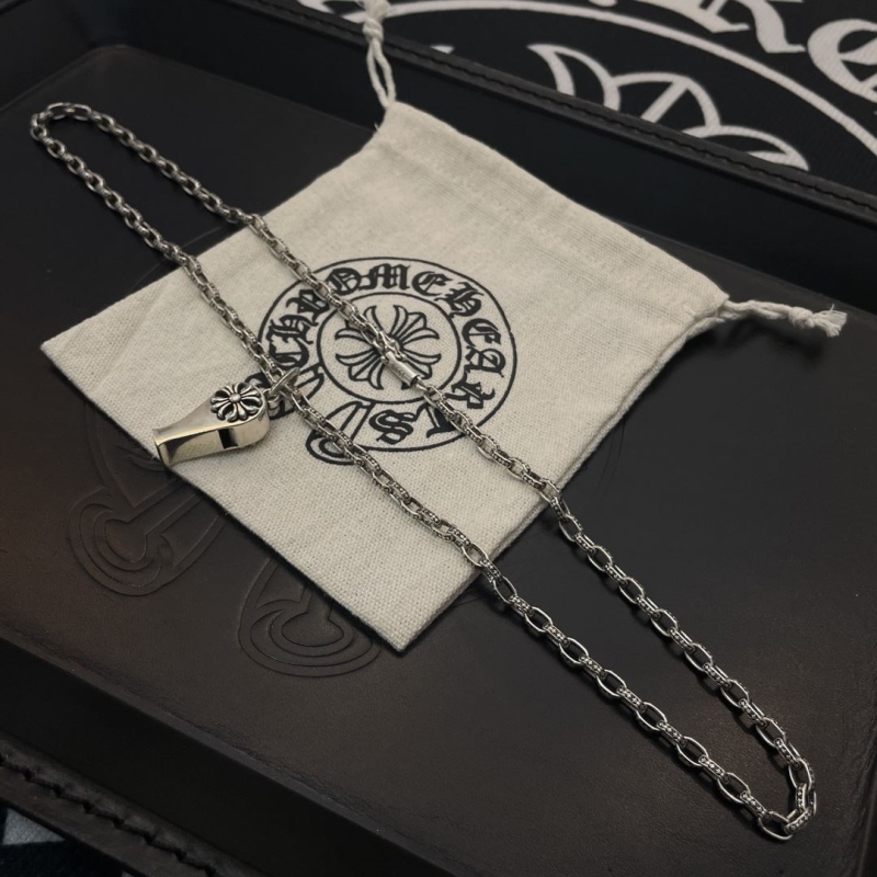 Ch*0me He**ts necklaces
